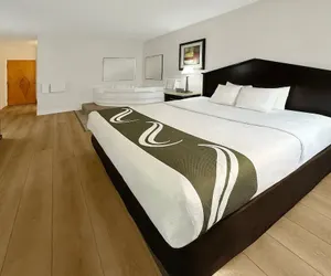 Photo 2 - 1734 West Hotel