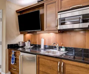 Photo 5 - MGM Signature - Strip view suite