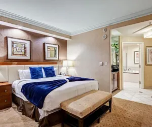Photo 2 - MGM Signature - Strip view suite
