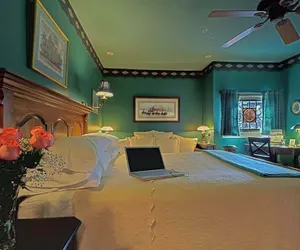 Photo 4 - Ash Street Inn