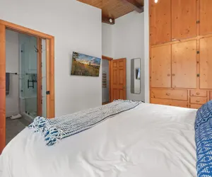 Photo 5 - Sleepy Bear