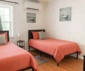 Photo 2 - LGA AIRPORT