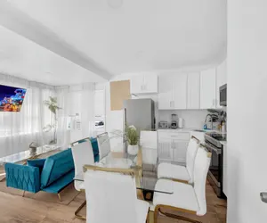 Photo 4 - Uscale 2BR Escape in the Heart of NYC