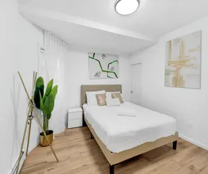 Photo 3 - Uscale 2BR Escape in the Heart of NYC