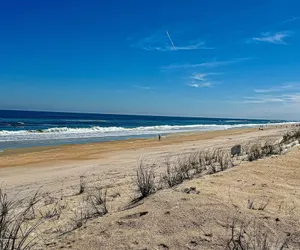 Photo 3 - Beachfront 5BR Home With Ocean Views