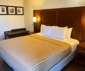 Photo 3 - Valley Inn