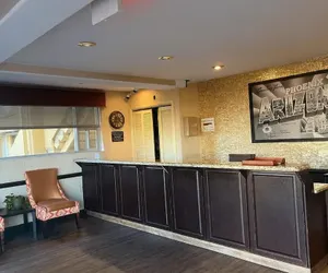 Photo 2 - Valley Inn