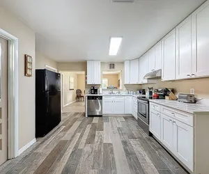 Photo 5 - 2737 Bel Aire Circle