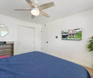 Photo 2 - New! Blue&pink Pool Centra PHX