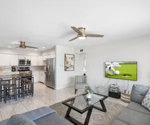 Photo 2 - Chic Scottsdale Apt 1 Fashionsquareoldtown4plex