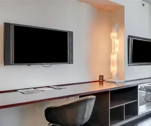 Photo 3 - Charming High Floor Strip Views Palms Studio 30306