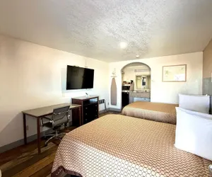 Photo 3 - Kermit Inn