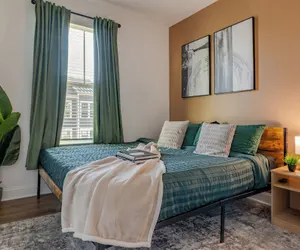 Photo 3 - Luxe King 4BR Townhouse to Uptown CLT