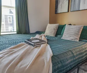 Photo 4 - Luxe King 4BR Townhouse to Uptown CLT