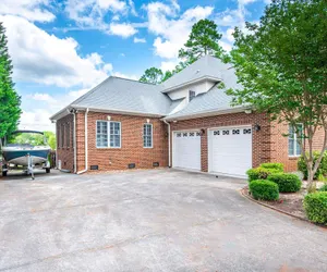 Photo 4 - Private Pool! Wateredge Lake House