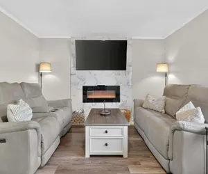 Photo 2 - Relax In Pooler Modern 3br Huge Yard 3 Bedroom Home