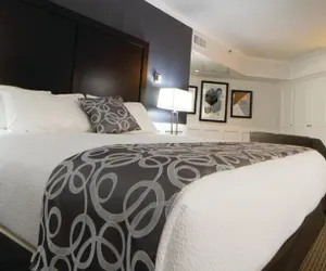 Photo 2 - University Inn