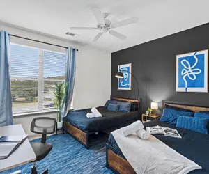 Photo 3 - Upscale King 4BR Suite Uptown Charlotte