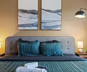 Photo 4 - Upscale King 3BR Townhouse in Pineville