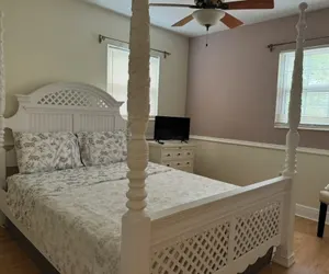 Photo 4 - 6 Bedroom Pool property. Pet Friendly