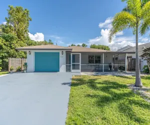 Photo 2 - Naples Paradise Grill Hottub Close to Beach