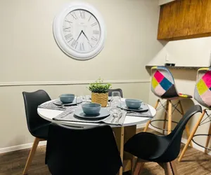 Photo 4 - King Bed,central, Worker-friendly,longstaydiscount