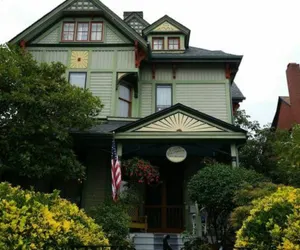 Photo 2 - Geiger Victorian B&B