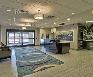 Photo 3 - Hampton Inn & Suites Albuquerque Airport