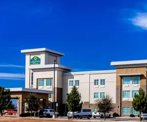 Photo 2 - La Quinta Inn & Suites by Wyndham Andrews