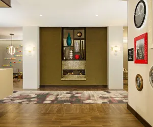 Photo 4 - Hampton Inn & Suites Dallas Downtown