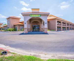 Photo 5 - Lone Star Inn & Suites by OYO Harlingen TX