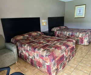 Photo 3 - Lone Star Inn & Suites