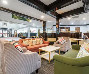 Photo 4 - English Inn of Charlottesville