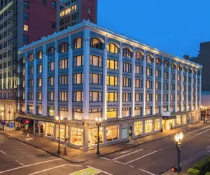 Photo 2 - The Hi-Lo, Autograph Collection