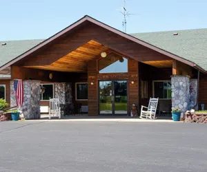 Photo 2 - Chicaugon Lake Inn