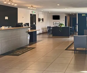 Photo 5 - Quality Inn & Suites near Downtown Bakersfield