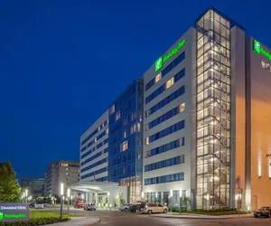 Photo 2 - Holiday Inn Cleveland Clinic, an IHG Hotel