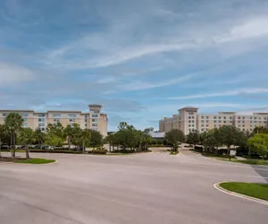 Photo 2 - TownePlace Suites Orlando at FLAMINGO CROSSINGS® Town Center/Western Entrance