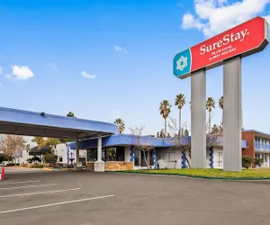 Photo 2 - SureStay Plus Hotel by Best Western Sacramento Cal Expo