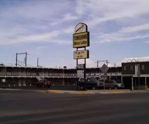 Photo 2 - Tomahawk Motor Lodge