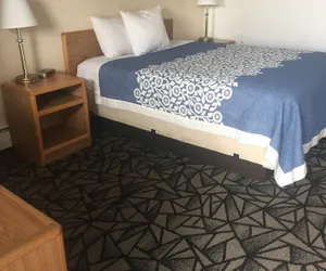 Photo 5 - Tomahawk Motor Lodge