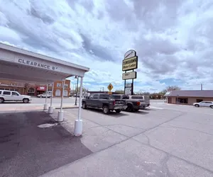 Photo 2 - Tomahawk Motor Lodge By OYO Riverton US-26