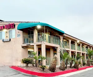 Photo 2 - Crown Motel