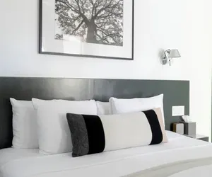 Photo 2 - Frame Hotel - Treehouse (formerly Kimber Modern)