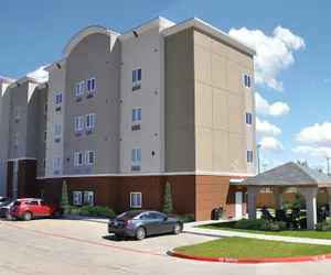 Photo 2 - Candlewood Suites Bay City, an IHG Hotel