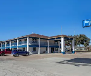 Photo 2 - Rodeway Inn Caldwell