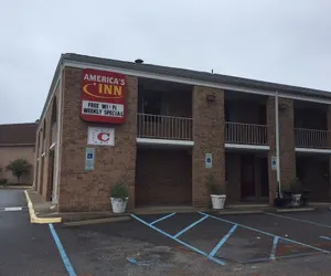 Photo 2 - America's Inn