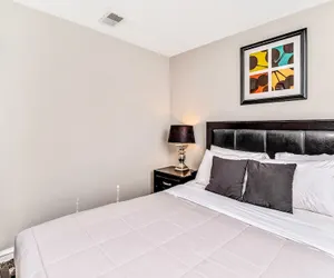 Photo 4 - Renaissance Properties - 2135 Walnut