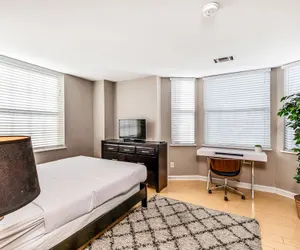 Photo 5 - Renaissance Properties - 2135 Walnut