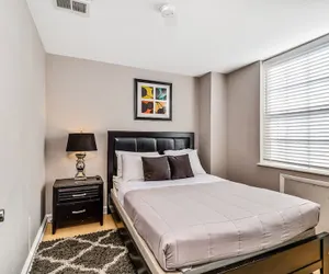 Photo 2 - Renaissance Properties - 2135 Walnut